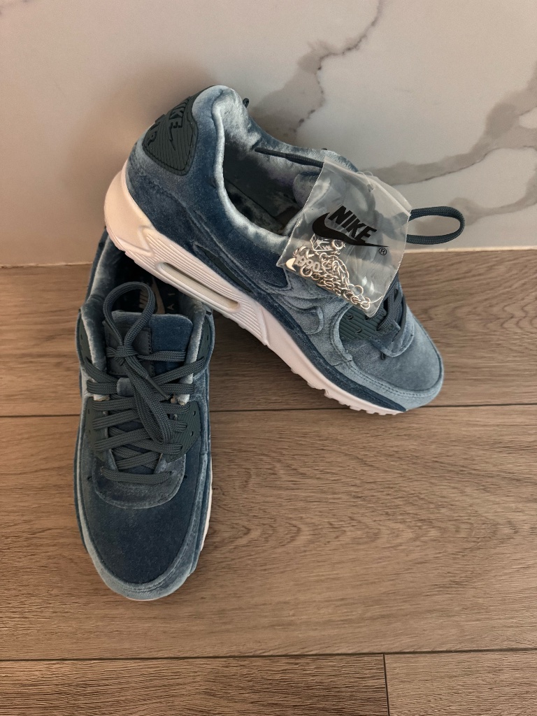 Nike Womens Air Max 90 Lucky Charms